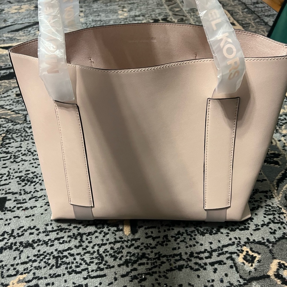 Michael Kors Blush Pink Bag - Picture 6 of 6